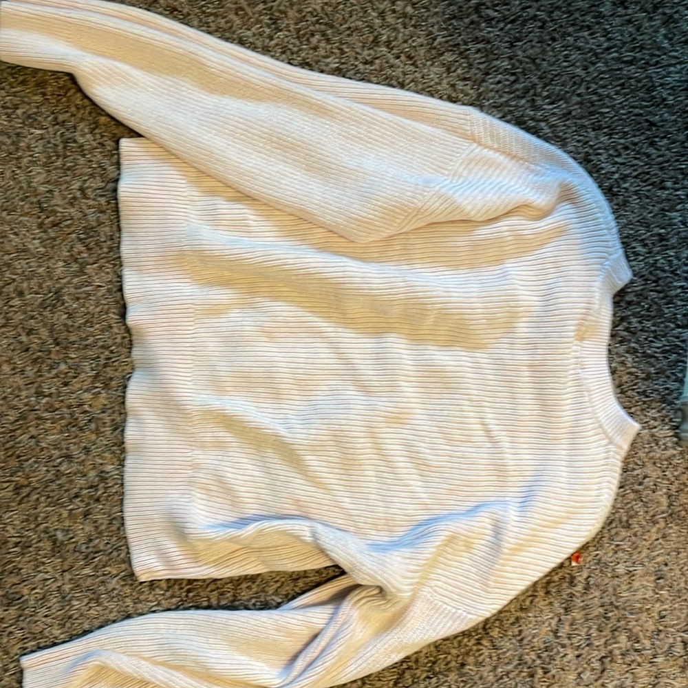 pink h and m sweatshirt